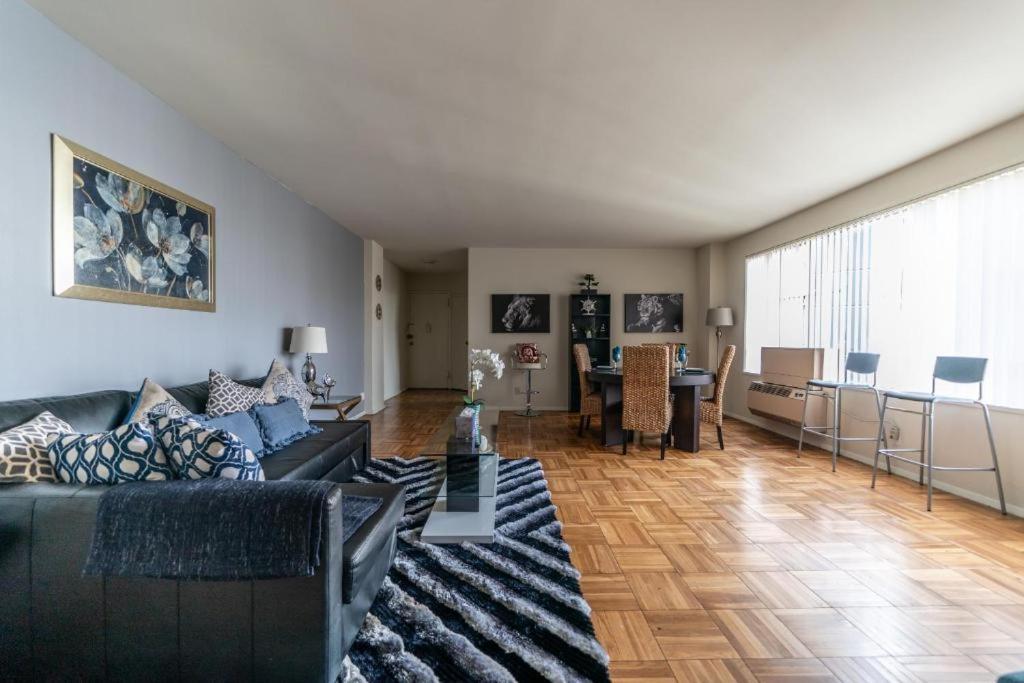 Spacious Charming Condo With Great Views Near The Grove Los Angeles Bagian luar foto