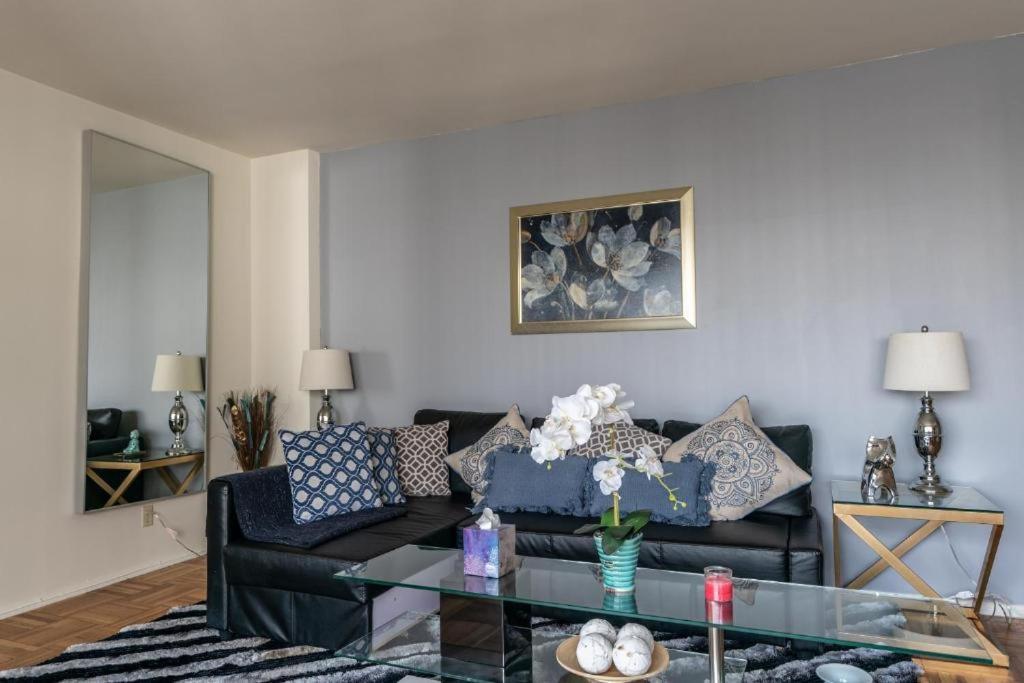Spacious Charming Condo With Great Views Near The Grove Los Angeles Bagian luar foto