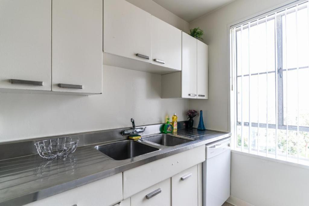 Spacious Charming Condo With Great Views Near The Grove Los Angeles Bagian luar foto